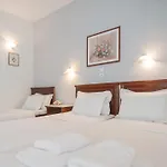 Hotel Elena 2*