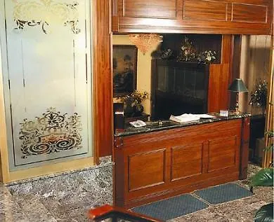 Hotel Elena 2*